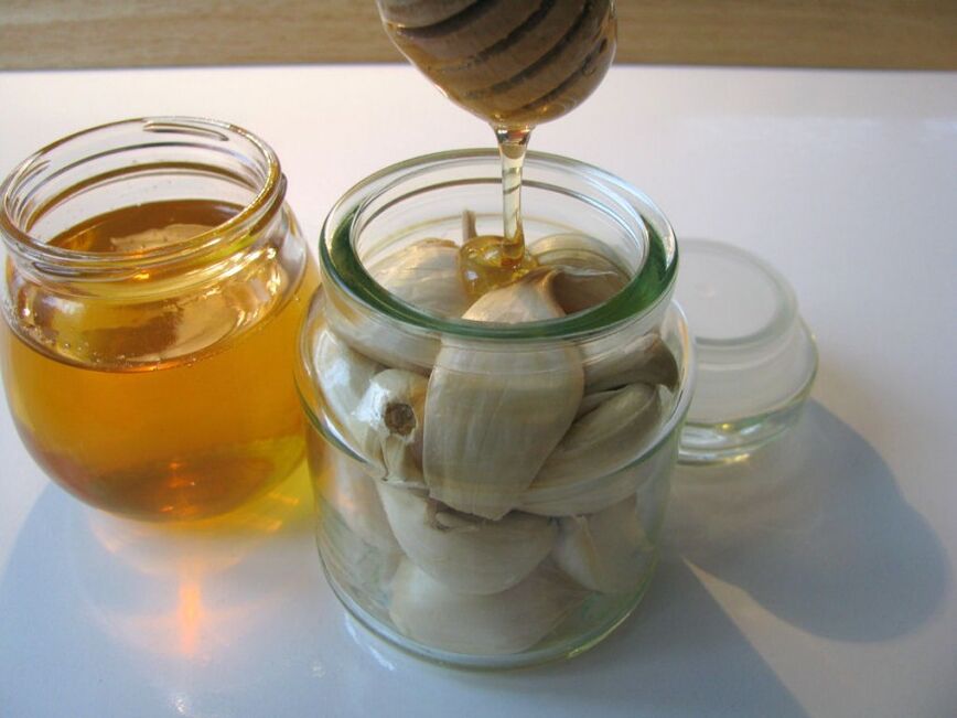 Garlic with honey to treat ankle osteoarthritis